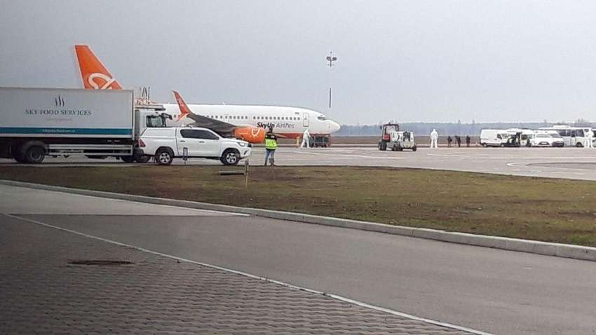 Літак з Уханя приземлився в аеропорту "Бориспіль" на дозаправку