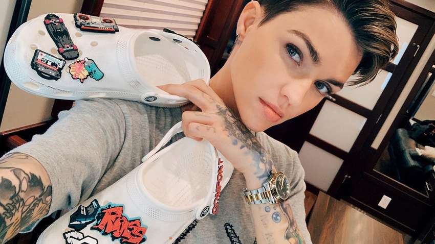 Актриса Руби Роуз оформила новые Crocs