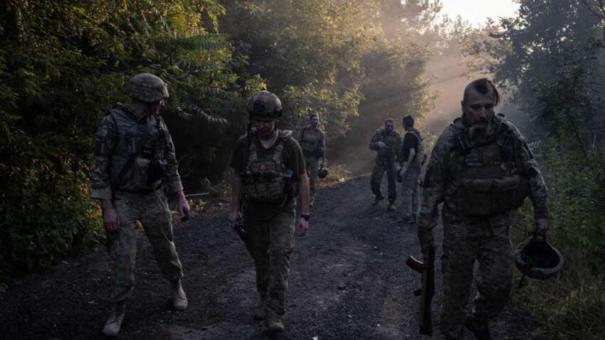 Что думают украинцы о выводе ВСУ из Донбасса: неожиданные данные опроса 