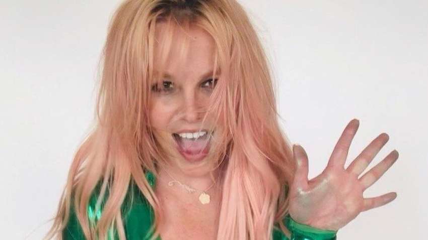 Бритни Спирс показала фото в латексном комбинезоне Бритни Спирс показала фото в латексном комбинезоне