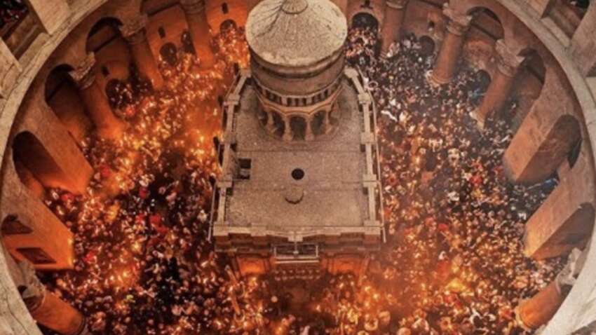 В шаге от катастрофы: обломки иранской ракеты упали рядом с главными святынями Иерусалима В шаге от катастрофы: обломки иранской ракеты упали рядом с главными святынями Иерусалима