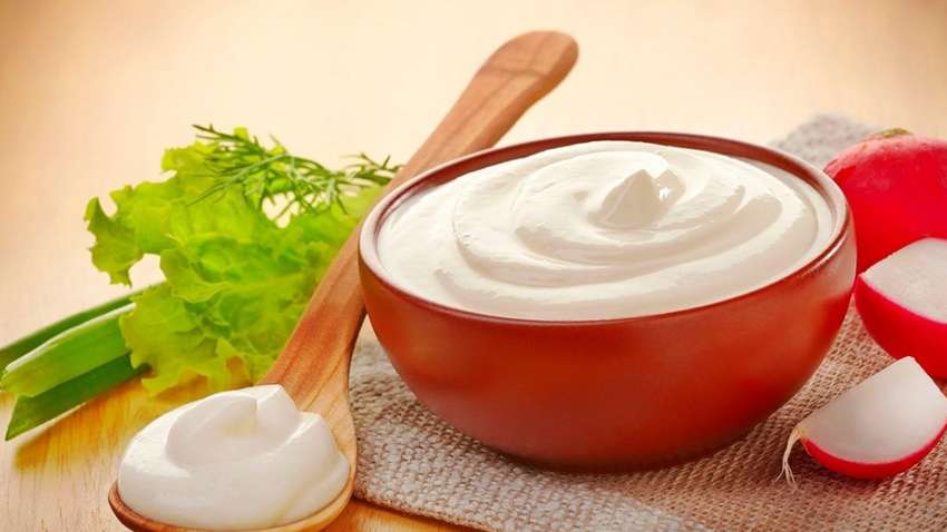 Поліція викрила організовану групу, яка підробляла харчові продукти під брендами відомих виробників (Відео)