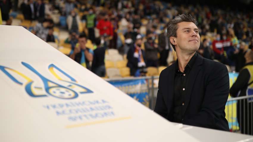 Украинцы на весь стадион спели «Червону руту» под аккомпанемент Хмары (ВИДЕО)