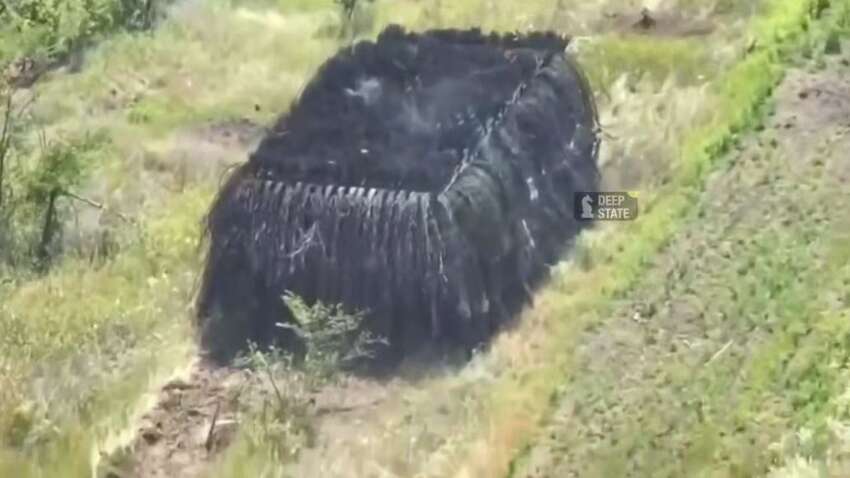 На фронті виявили справжнє чудовисько: його знищували 60-ма FPV-дронами На фронті виявили справжнє чудовисько: його знищували 60-ма FPV-дронами