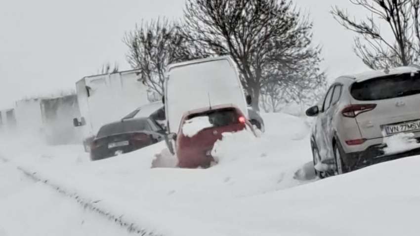 Румунію паралізував потужний снігопад : подробиці про стихію Румунію паралізував потужний снігопад : подробиці про стихію