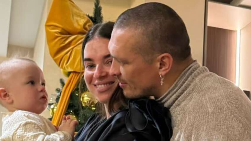 Александр Усик потанцевал в костюме Мини Маус (ВИДЕО)