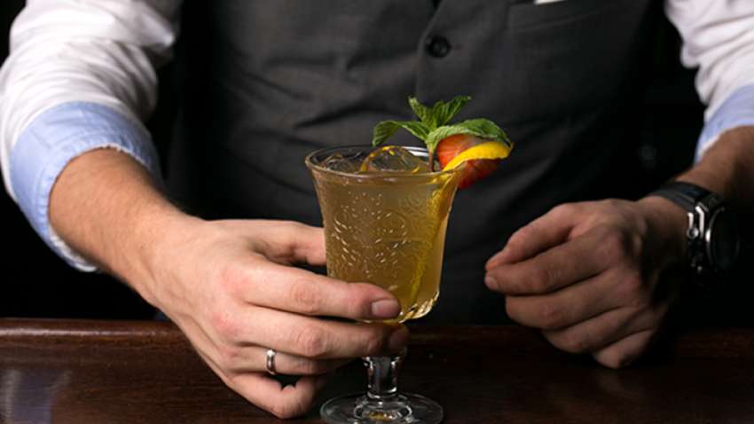 Согреет и расслабит: «огненный» пунш по рецепту Чарльза Диккенса Согреет и расслабит: «огненный» пунш по рецепту Чарльза Диккенса