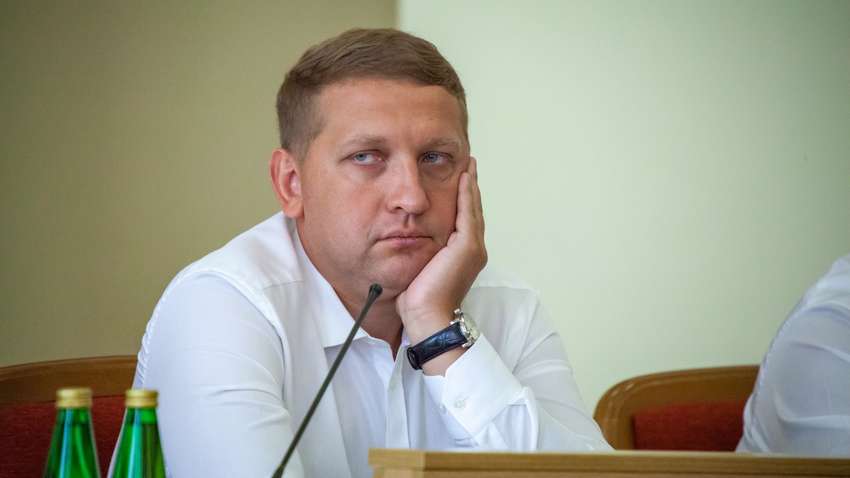 Коронавирус продолжает косить ряды политиков: мэр еще одного города находится на амбулаторном лечении