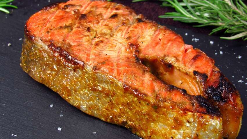 Цю частину лосося часто викидають, однак вона найкорисніша Цю частину лосося часто викидають, однак вона найкорисніша