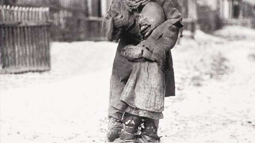 День пам’яті жертв Голодоморів: країна згадує геноцид і запалює свічки на знак спротиву та єдності