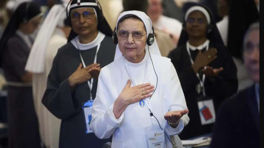 Черниці зі всього світу масово їдуть у Ватикан: яку місію мають виконати перед конклавом