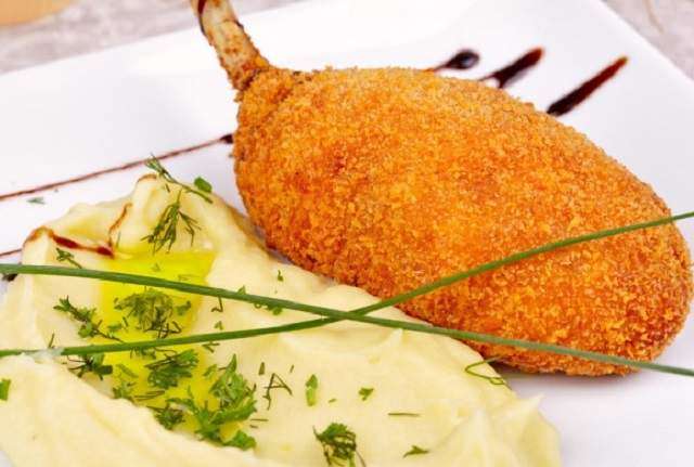 Котлета по-київськи: кулінар поділився спрощеним та бюджетним рецептом