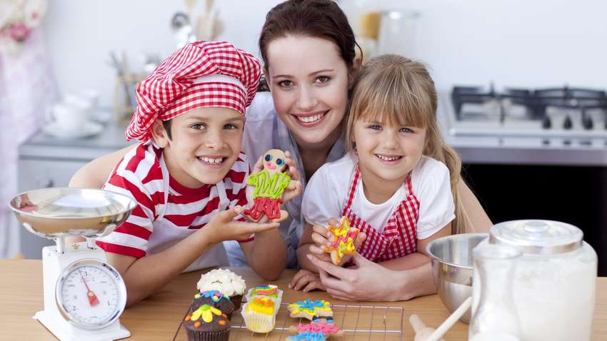 Як перетворити домашню кухню у наукову лабораторію для дітей