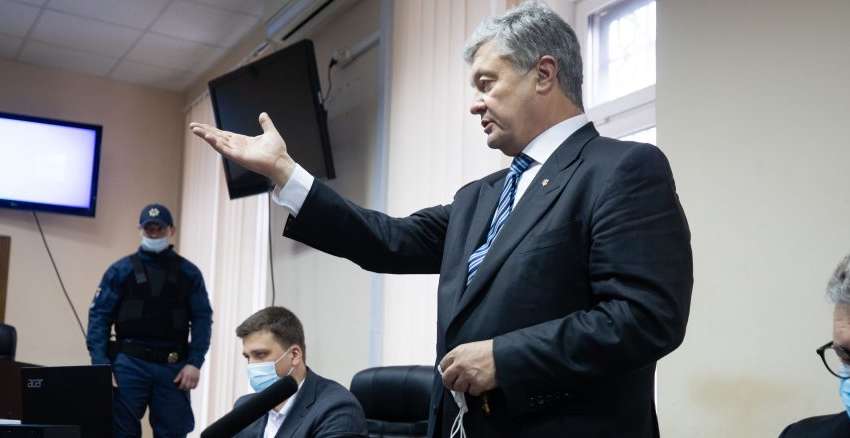 Первый раунд - за Порошенко: почему власти резко взяли паузу