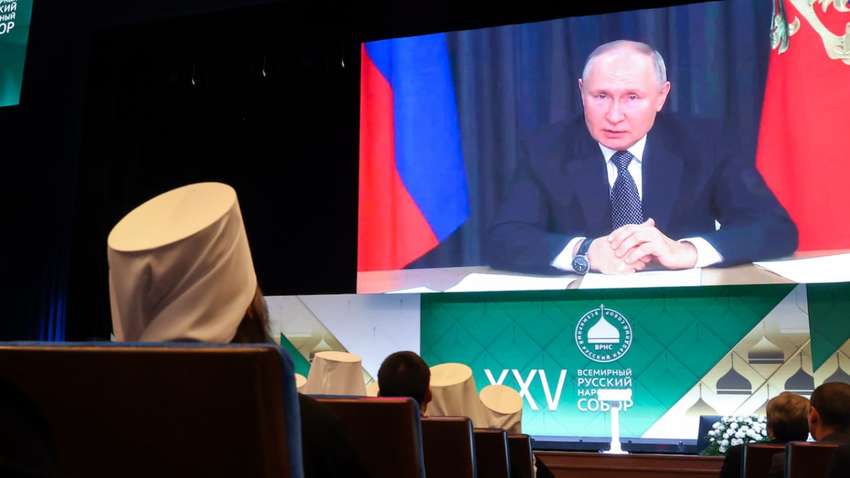 Путин хочет возродить многодетность в России Путин хочет возродить многодетность в России