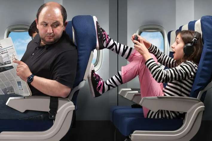 12 речей, які найбільше дратують під час польотів 12 речей, які найбільше дратують під час польотів