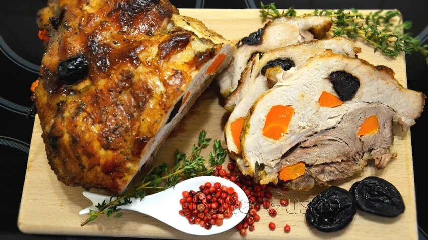 Коронное блюдо праздничного стола: рецепт сочной буженины