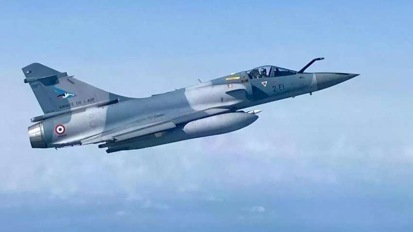 Истребитель Mirage 2000 разбился во время тренировки: подробности (ВИДЕО) Истребитель Mirage 2000 разбился во время тренировки: подробности (ВИДЕО)