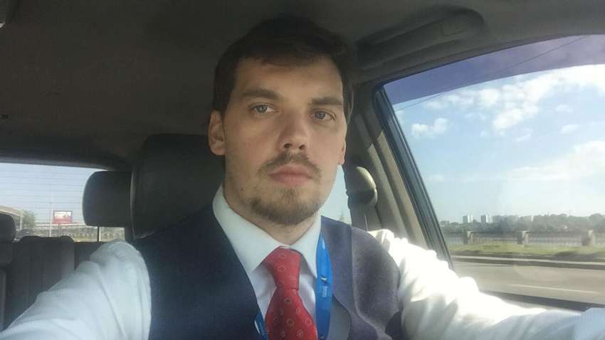 Премьер Гончарук посетил концерт рокеров-националистов