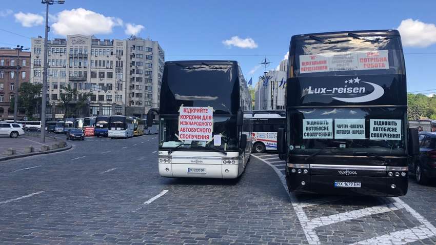 Шмыгаль отреагировал на протест перевозчиков: когда возобновят работу транспорта 