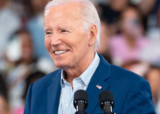 Вдвое больше, чем ожидали: Байден анонсировал мощный пакет военной помощи Украине Вдвое больше, чем ожидали: Байден анонсировал мощный пакет военной помощи Украине