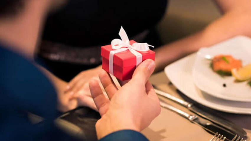 Как сделать так, чтобы мужчина дарил вам подарки