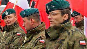 Запасаються їжею і водою. Поляки готуються до війни з РФ Запасаються їжею і водою. Поляки готуються до війни з РФ