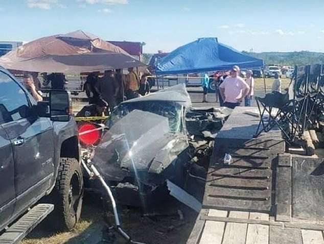 В США во время автогонок пострадали зрители: погибли двое детей (ВИДЕО) В США во время автогонок пострадали зрители: погибли двое детей (ВИДЕО)