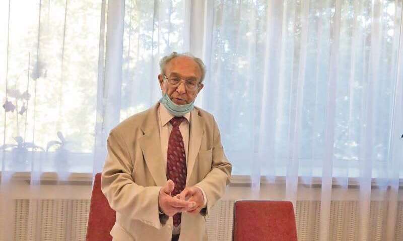 Претендент на пост глави НАН України: піраміди побудував Бог, а життя на Землі з'явилося за 7 днів