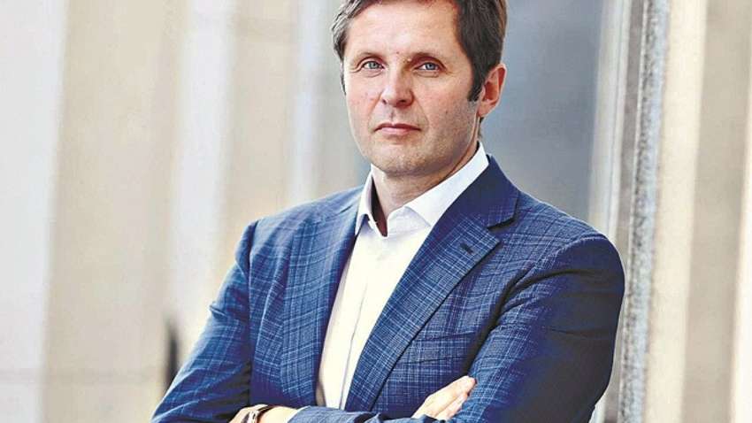 Депутат со Слуги народа карантинит на Кипре - СМИ