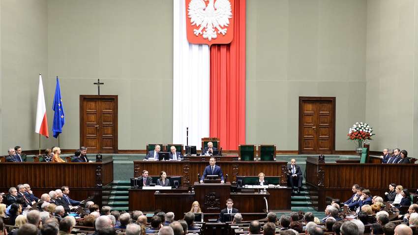 В Польше членов семей политиков заставят раскрывать свои доходы