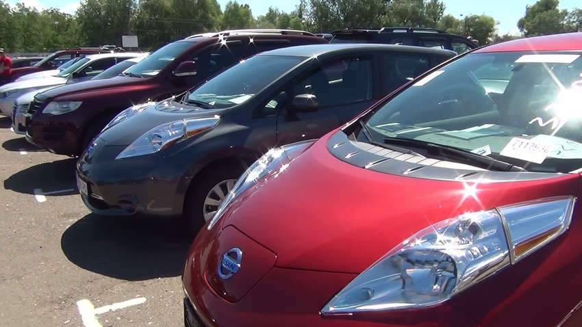 Правительство Японии поможет пожилым людям приобрести электромобили