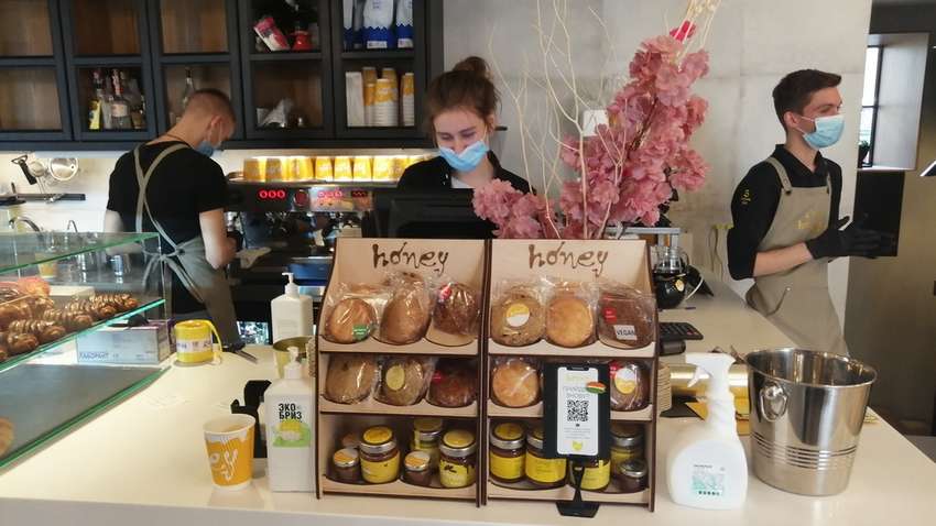 "Не вывезли новые правила": в первую неделю работы сферы услуг зафиксированы тысячи нарушений 