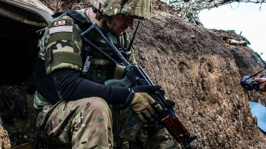 В ООС снова потери – во время тушения пожара подорвался боец ВСУ В ООС снова потери – во время тушения пожара подорвался боец ВСУ