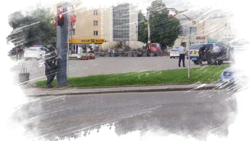 Захват 20 заложников в Луцке: мужчина с целым арсеналом оружия выдвинул первые требования