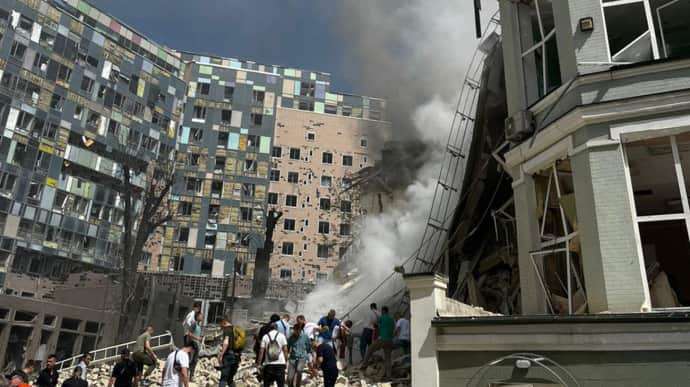 Почему РФ обстреливает гражданские объекты: что наконец-то стоит понять украинцам