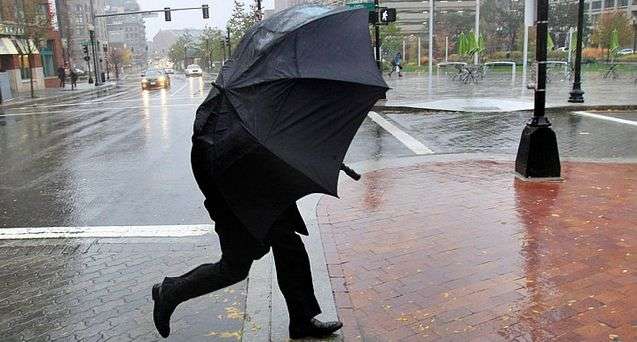 Погода в Україні: синоптики прогнозують сильний вітер і дощ