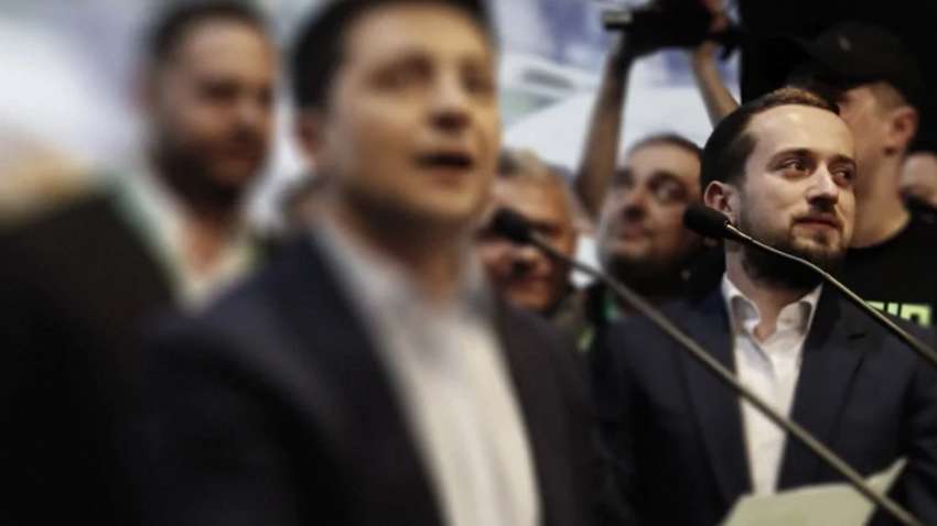 Борьба Кирилла Тимошенко и Ермака задевает президента