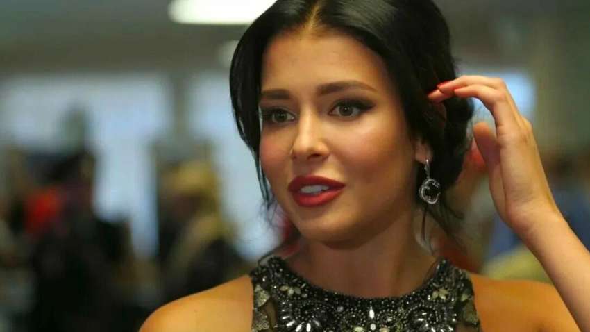 "Мисс Россию" задержали в аэропорту: что нашли в ее багаже 