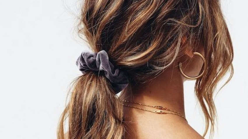 Как скрыть, что у вас грязные волосы: 5 простых способов