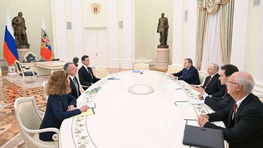 Нашел свежие уши Кушнера и «кратко вводил» его в историю: эксперт объяснил, почему Путин тянет время 