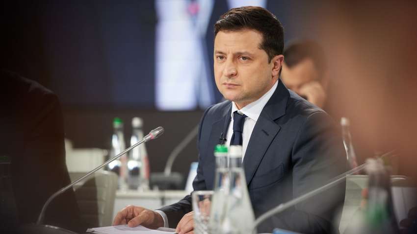 Зеленский призвал украинцев включить мозг и вакцинироваться