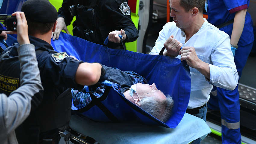 Сам йти не може: Михайла Єфремова буквально винесли з суду Сам йти не може: Михайла Єфремова буквально винесли з суду