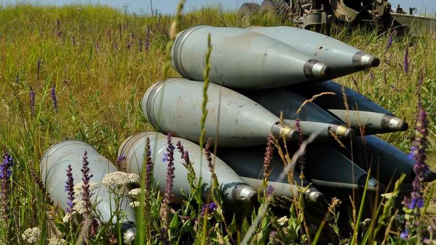 Российским военным запретили использовать артснаряды: стала известна причина Российским военным запретили использовать артснаряды: стала известна причина