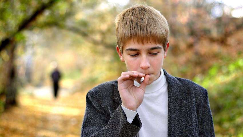 Чем раньше начал курить, тем сложнее будет отказаться — исследование