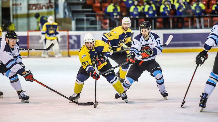 В матче 14-го тура Суперлиги СК "Сокол" и "Мариуполь" разыграли настоящий хоккейный триллер