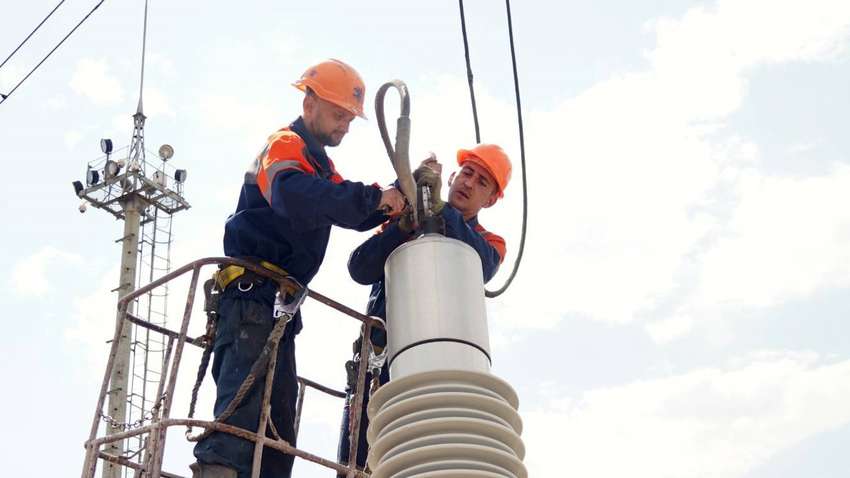 Стан енергосистеми: де в Україні аварійні відключення світла