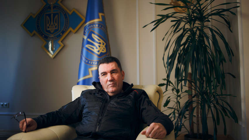 У РНБО розповіли, за ким останнє слово у введенні санкцій: це не президент