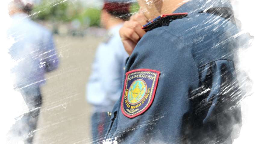 В погоне за педофилом полицейский выпрыгнул в окно с 13-го этажа В погоне за педофилом полицейский выпрыгнул в окно с 13-го этажа