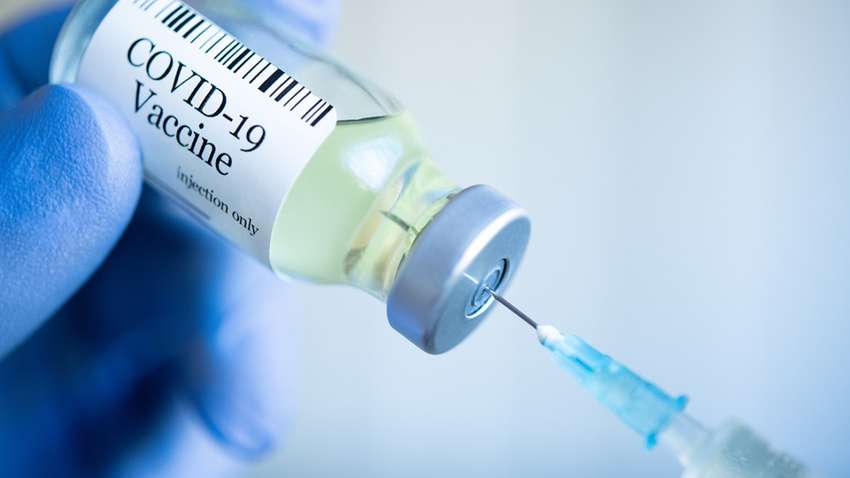 В Украине мужчина уколол себе 15 доз вакцины от COVID-19: что известно